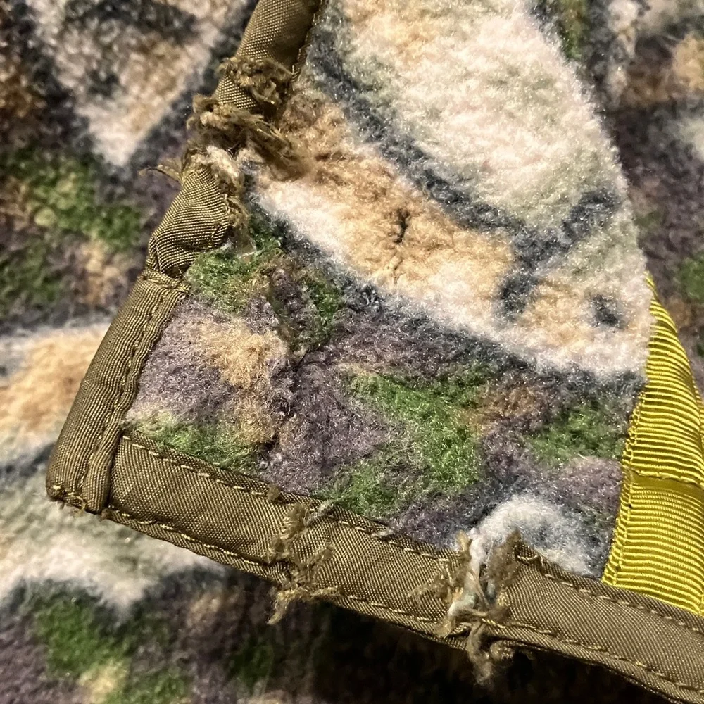 Patagonia Leaping Oasis Pattern Synchilla Fleece Pullover - Picture 4 of 5